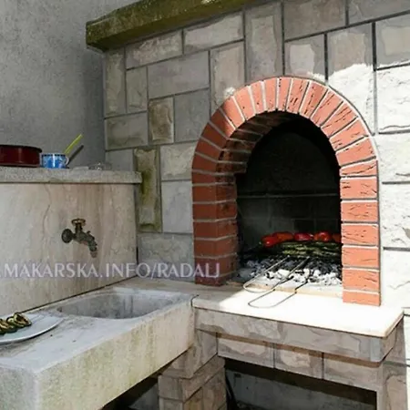 Гостевой дом Apartmani Petra I Igor 3*