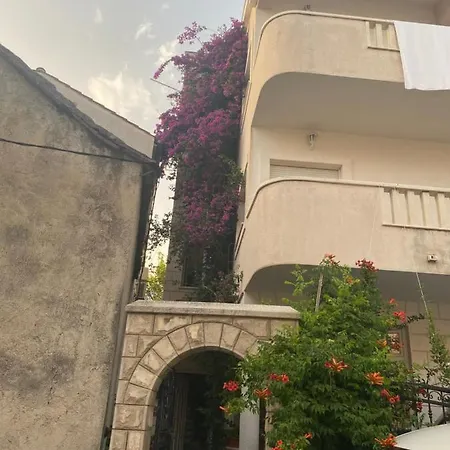 Гостевой дом Apartmani Petra I Igor 3*