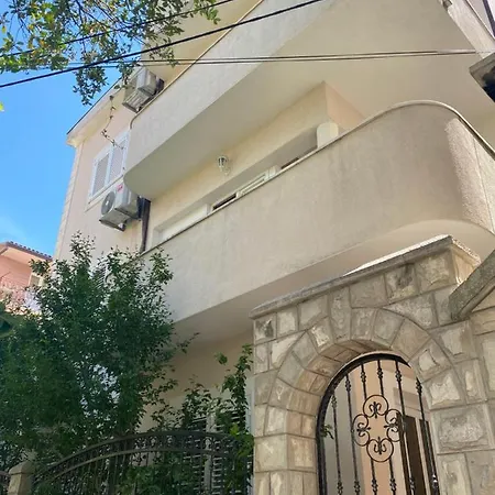 Гостевой дом Apartmani Petra I Igor Макарска