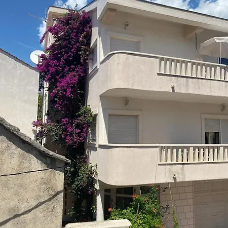 Apartmani Petra I Igor 3*
