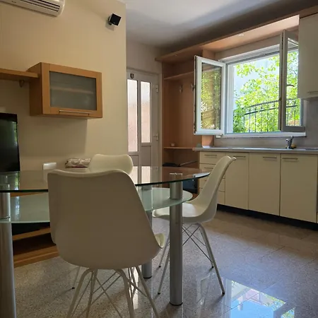 Гостевой дом Apartmani Petra I Igor 3*