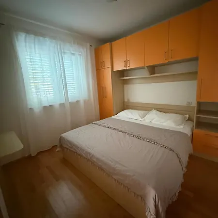 Apartmani Petra I Igor Гостевой дом