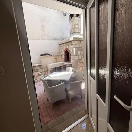 Apartmani Petra I Igor Гостевой дом 3*