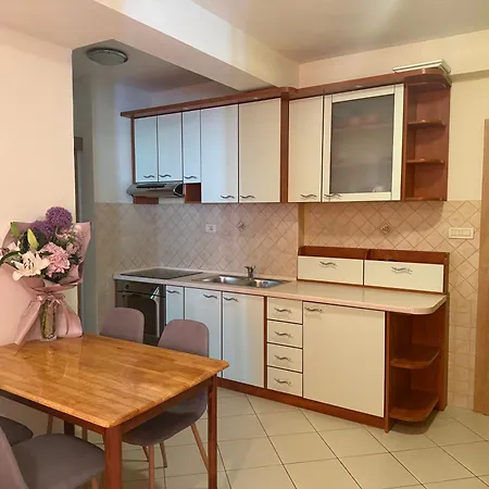 Apartmani Petra I Igor Гостевой дом 3*