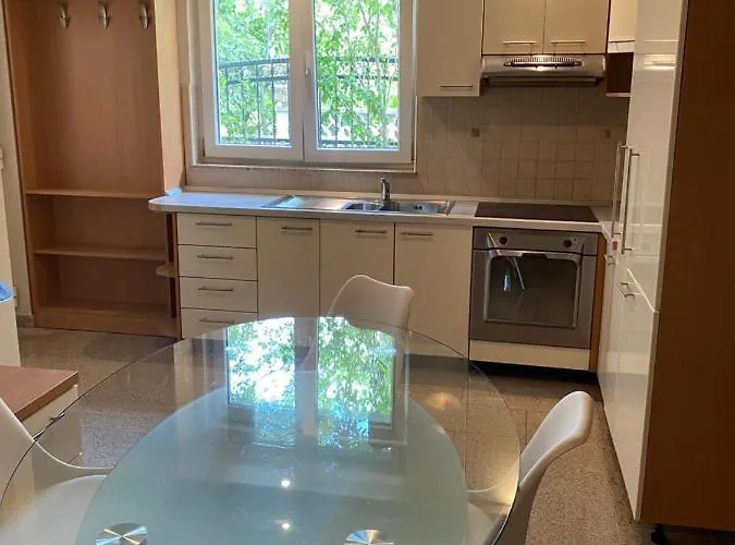 Ivamia Πανσιόν