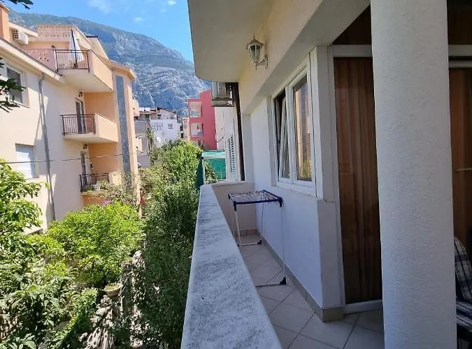 Ivamia Πανσιόν 3*