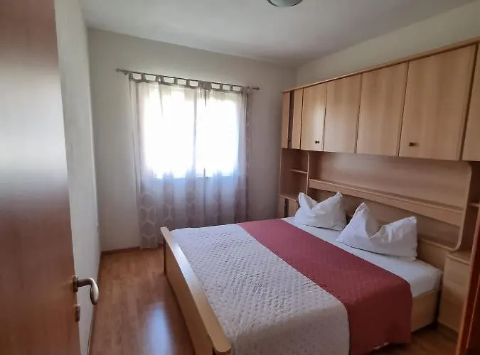 Ivamia Pensión Makarska