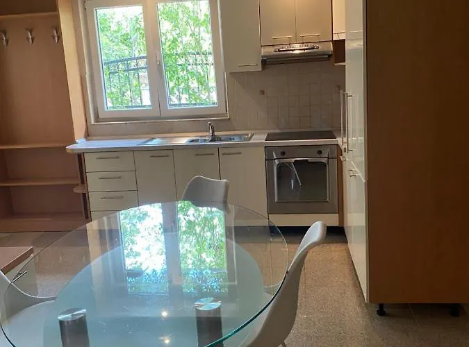 Ivamia Πανσιόν 3*